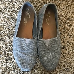 Gray Toms